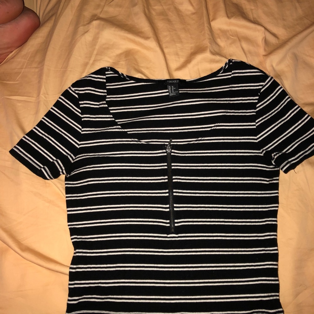 stripes crop top